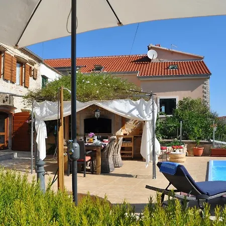 Holiday home Il Melograno Hvar Vrbanj
